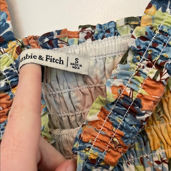 Floral Smocked Dress with Puff Sleeves - Picture 6 of 7